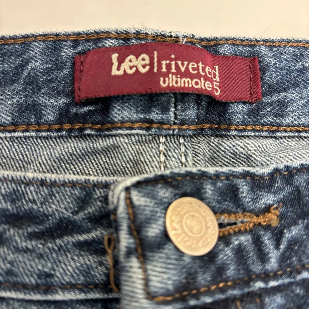 Lee‎ Riveted Ultimate 5 Straight Leg Women's size 12P Dark Wash Blue Denim jeans